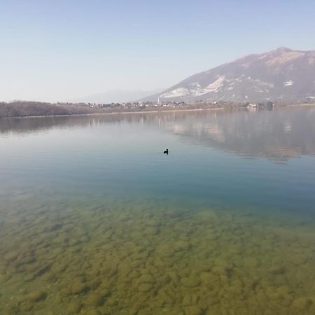 La Poesia Del Lago Oggiono Bagian luar foto